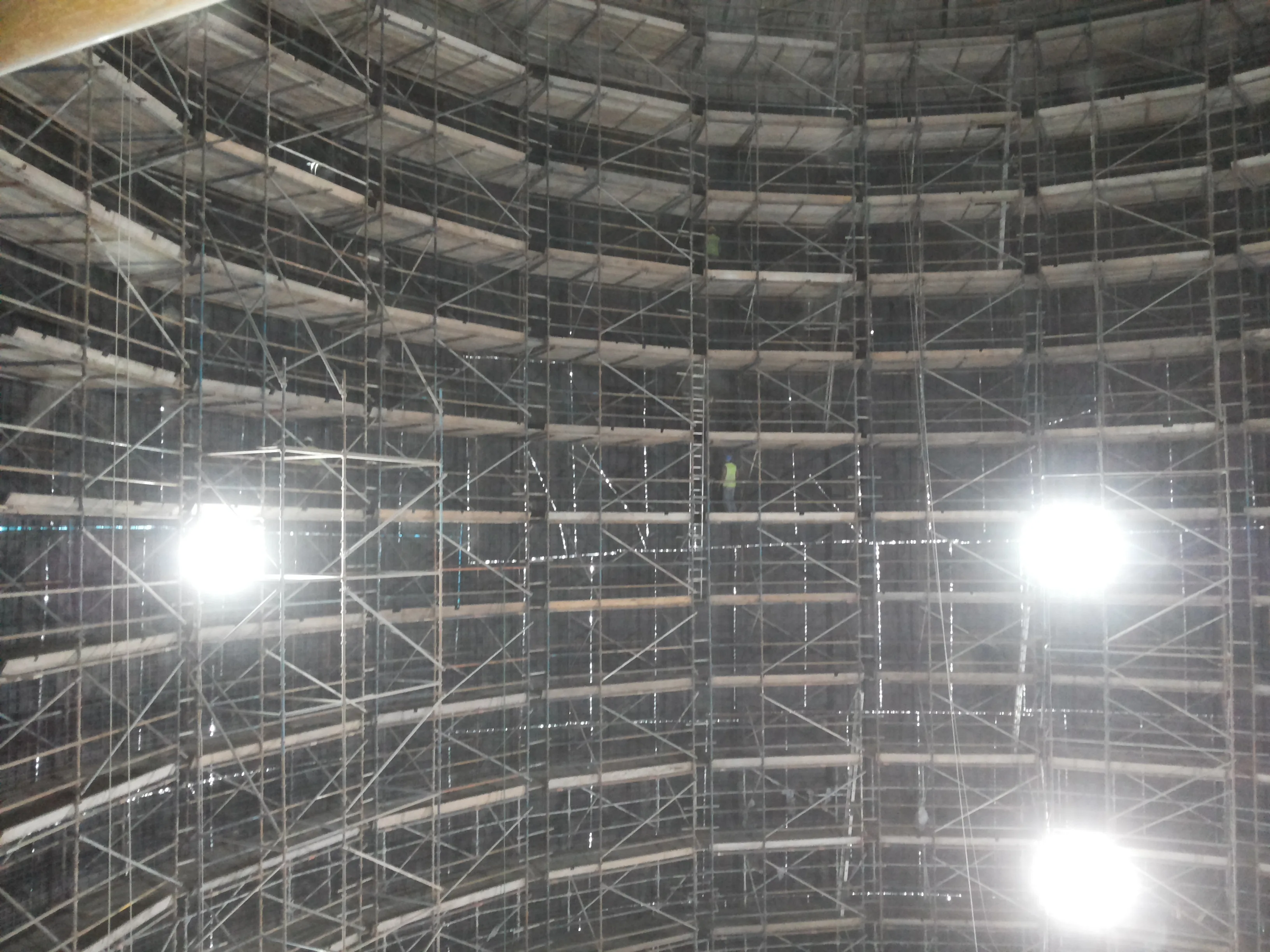 صورة توثيقية ضمن تدعيم جدار صوامع الكلنكر بالخرسانة المرشوشة بسماكة 300 مم في QNCC، الصورة 1 من 11