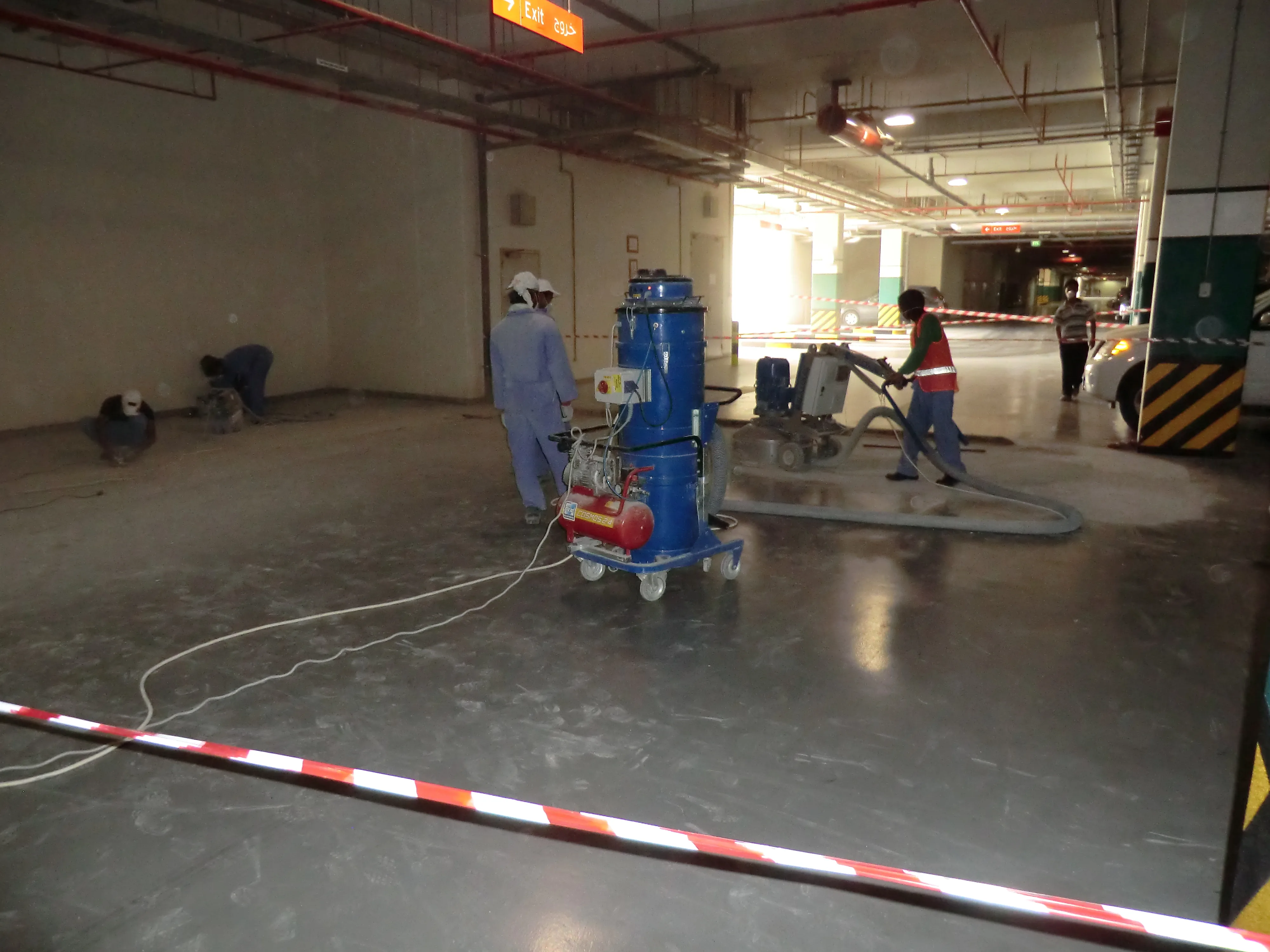 صورة توثيقية ضمن أعمال أرضيات الإيبوكسي وطلاء مواقف السيارات في Qatar National Convention Center، Qatar Foundation، الصورة 5 من 7